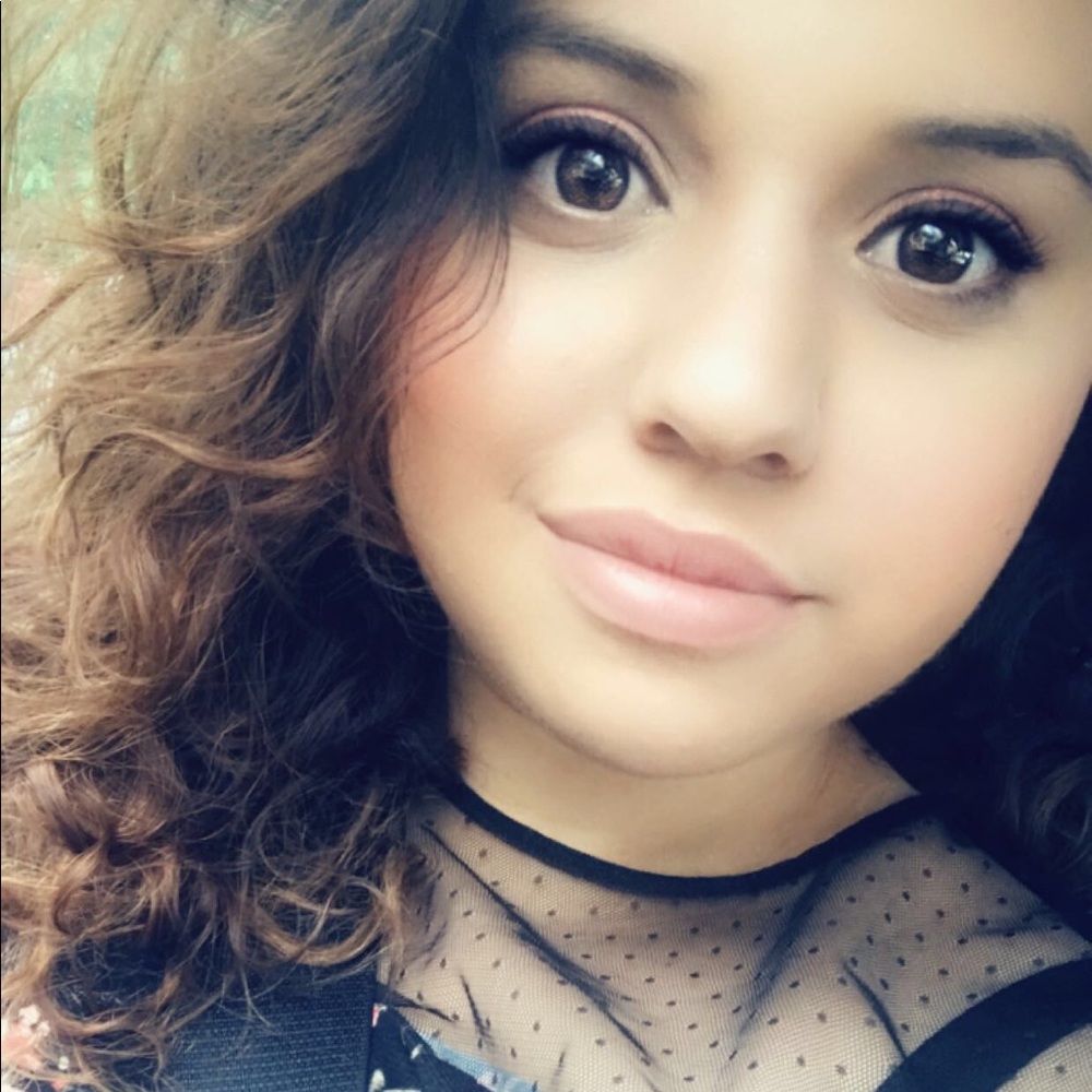 Meet your Posher, Evelyn